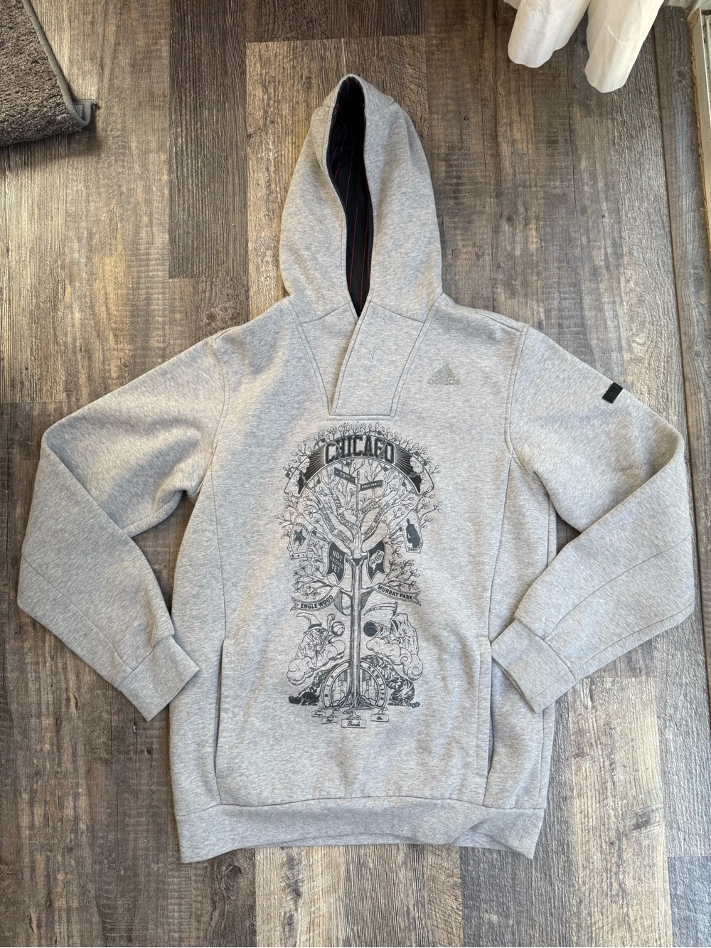 Adidas Men’s Chicago Neighborhood Tree Basketball Hoodie Sweatshirt Grey Medium